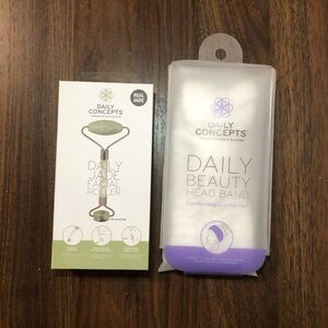 Daily Concepts Jade Roller & Headband Bundle